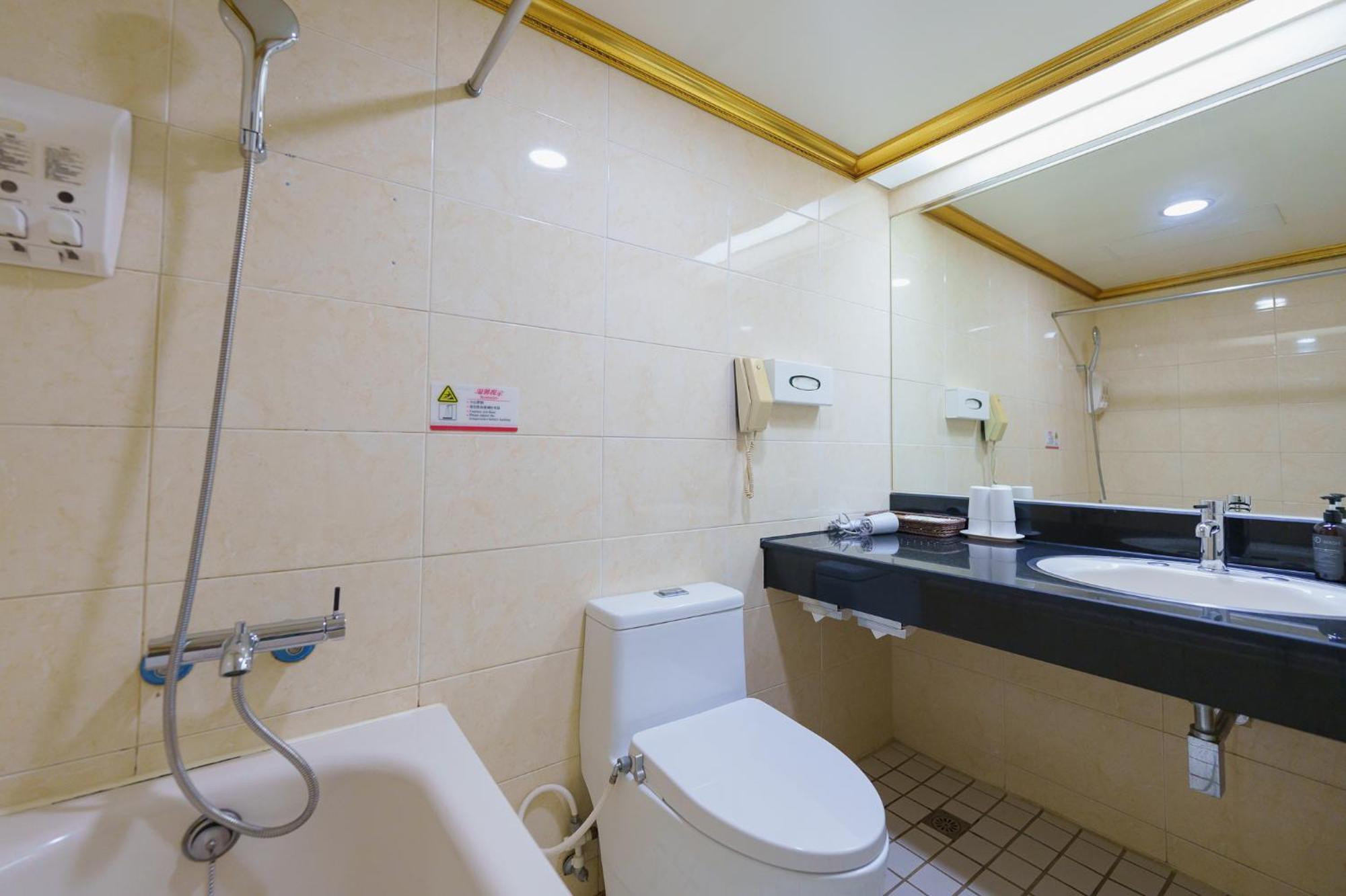 Oriental Hotel Tainan Zewnętrze zdjęcie